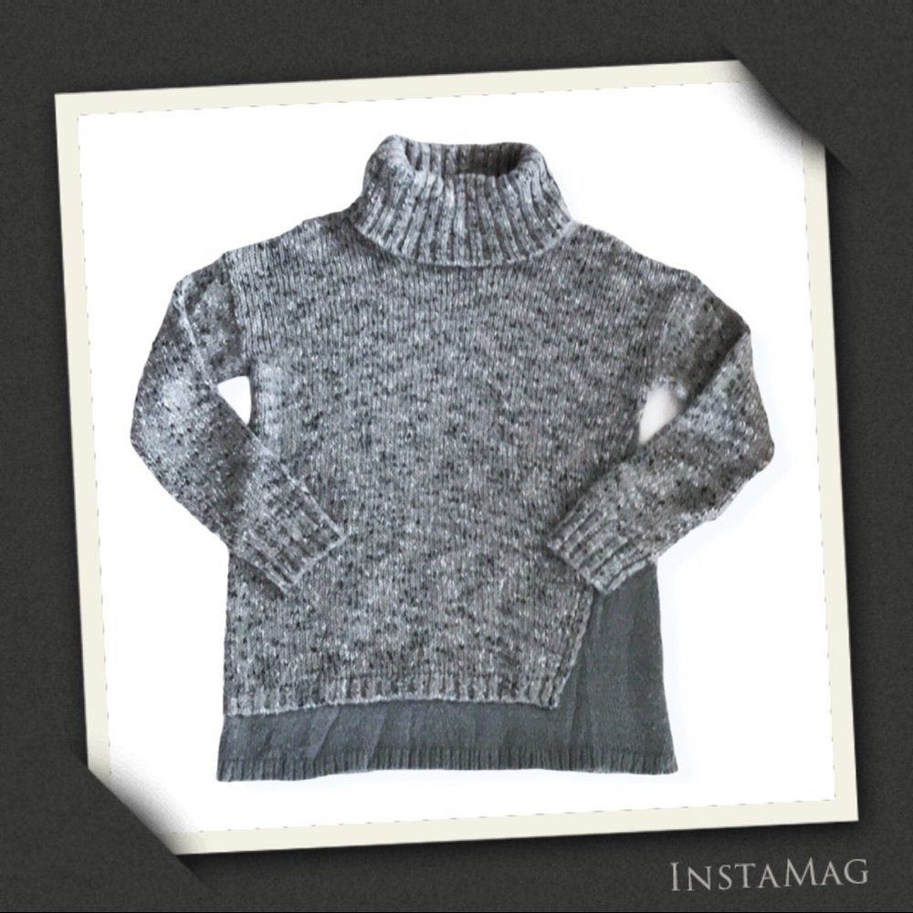 KENSIE Gray Turtleneck w/Side Split Design Sweater